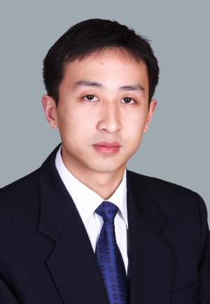 李亮